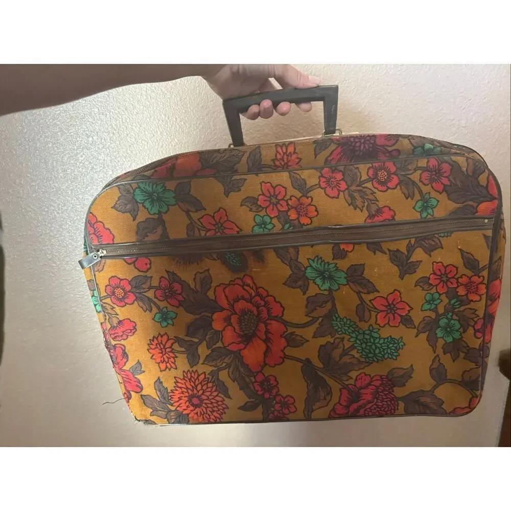 Hinomoto 60s vintage 2pc luggage set flower power vibrant hippie red copper flor